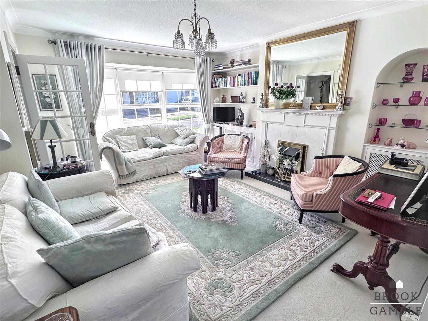 3 Bedroom House. Beechwood Crescent in Eastbourne, East Sussex 4